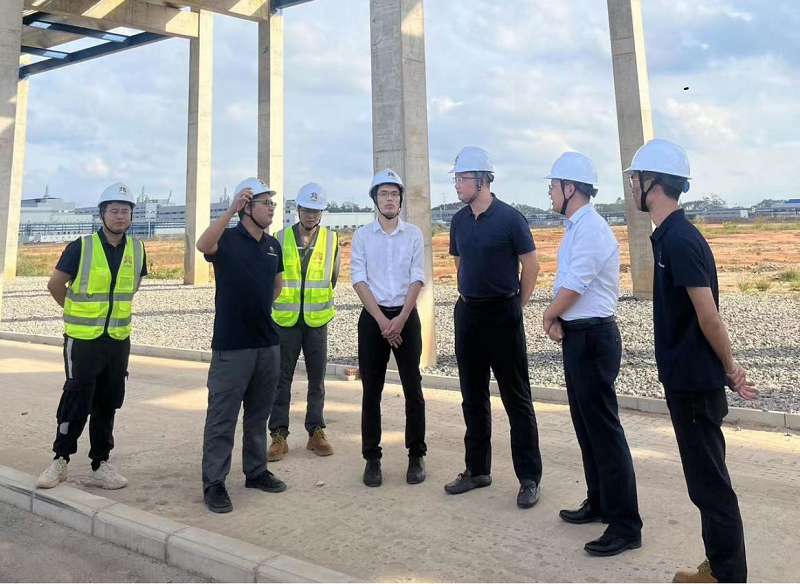 劉展翔到玉林龍?zhí)懂a(chǎn)業(yè)園項(xiàng)目、北海分公司調(diào)研